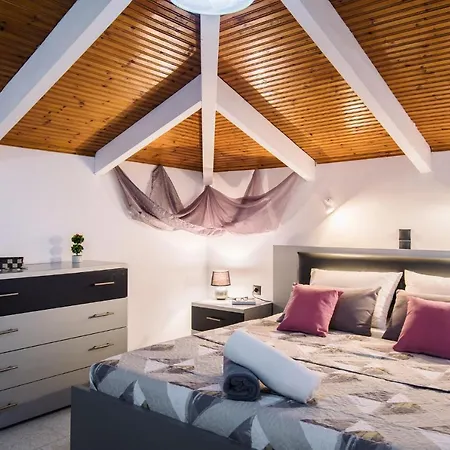 Corali Sea Breath & Pool Apartment