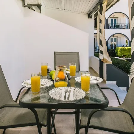 Corali Sea Breath & Pool Amoudi