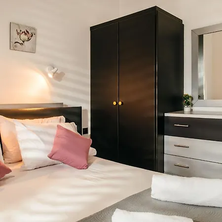 Lägenhet Corali Sea Breath & Pool *