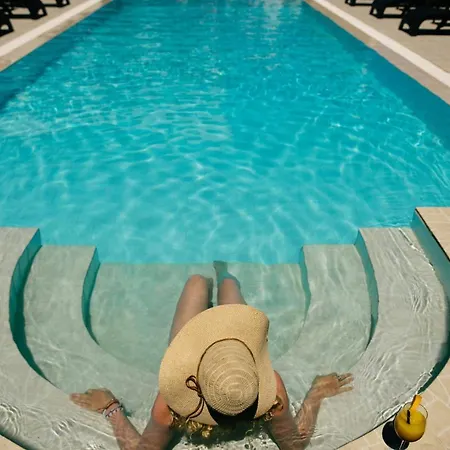 Corali Sea Breath & Pool Apartment *