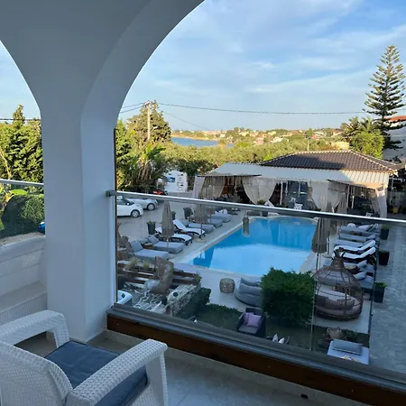 Corali Sea Breath & Pool Amoudi